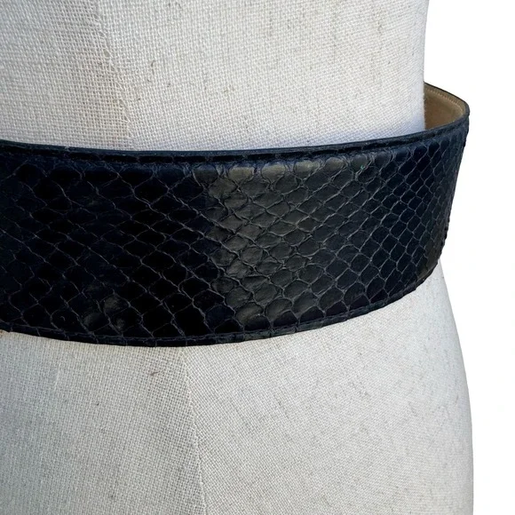 Saks Fifth Avenue Navy Blue Genuine Snakeskin Wide Waist Belt Size M Vintage - Picture 5 of 10